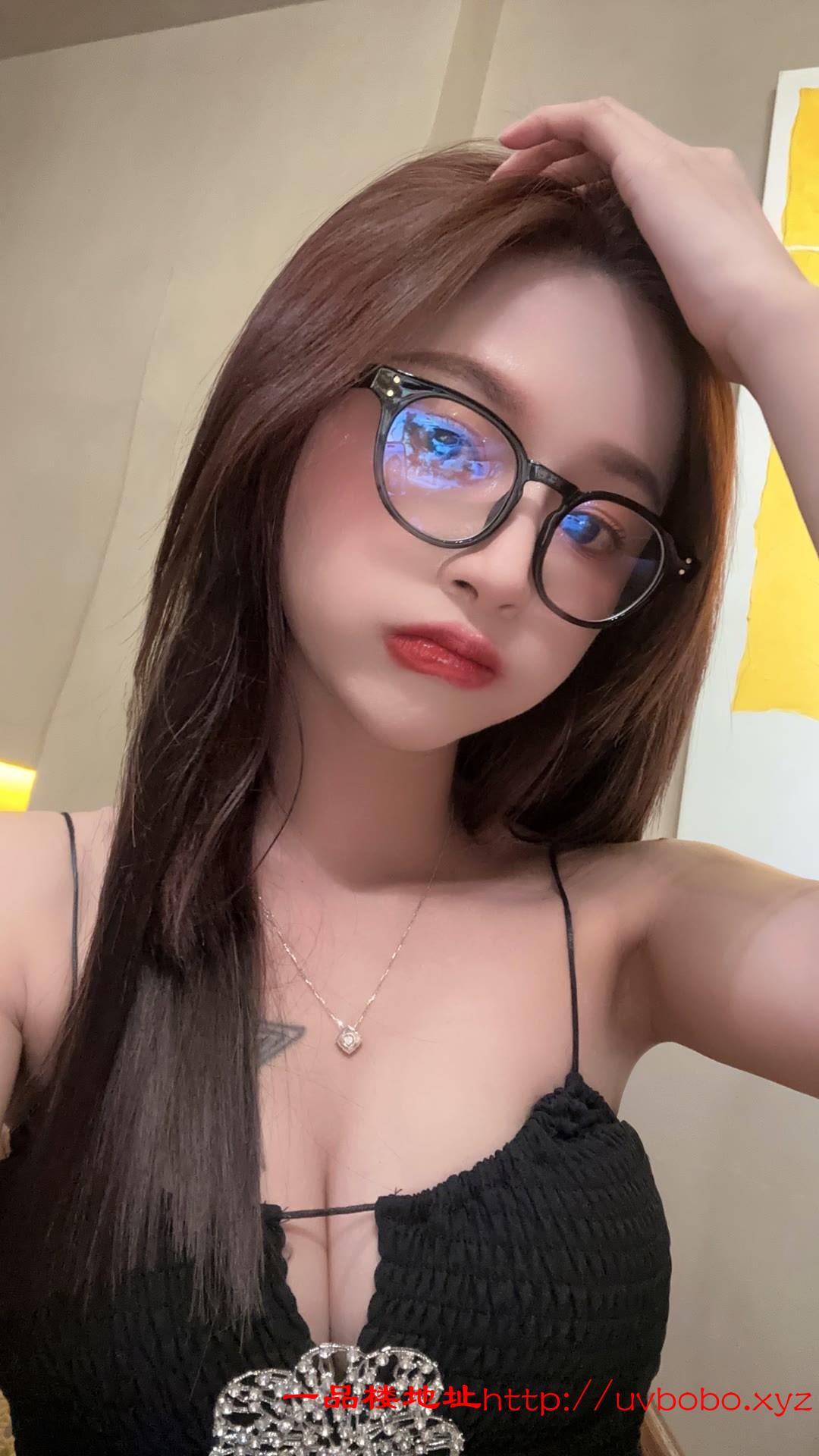 00年兼职粉嫩逼紧小妹-山西-找小姐姐
