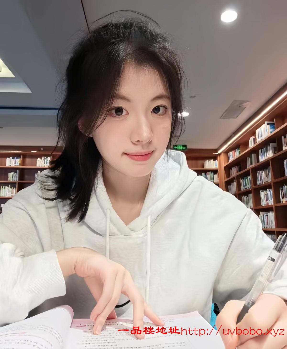 分享多水逼还紧可以舔的粉嫩小穴学生妹-广东-找小姐姐