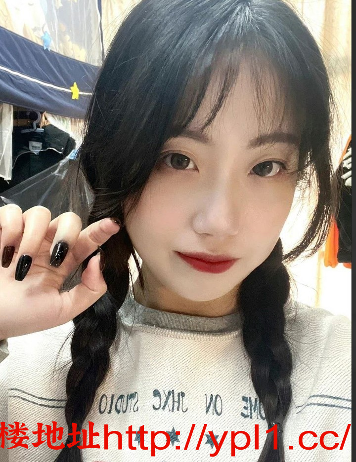 大三音乐学院学生妹，蝴蝶逼，水多多，奶子圆润