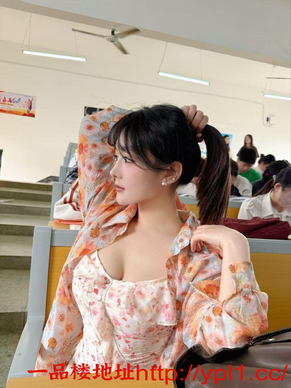 学生妹兼职可舔可69可以内射