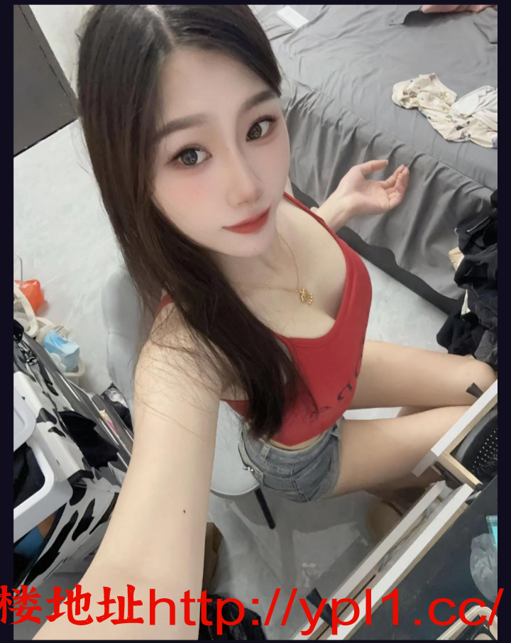 刚做技师不久，听说下海捞钱快就做了，逼紧，出水快，奶头大，口活好，