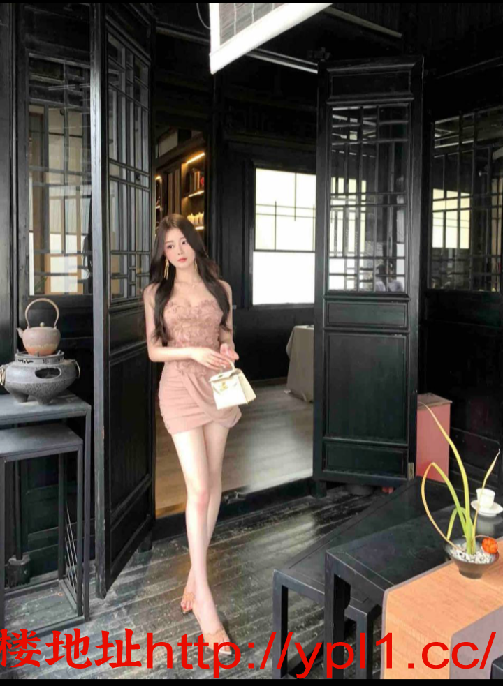 上海外围，瑜伽老师下海偶尔兼职，奶子圆润，蝴蝶逼自带公寓