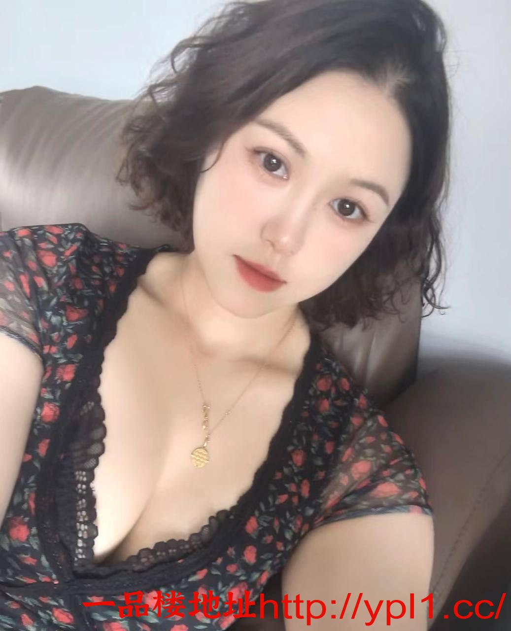 难觅的巨乳少妇可玩SM