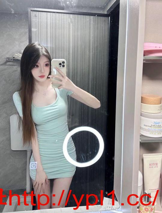 在校00后校花粉嫩逼紧真实可三通内射