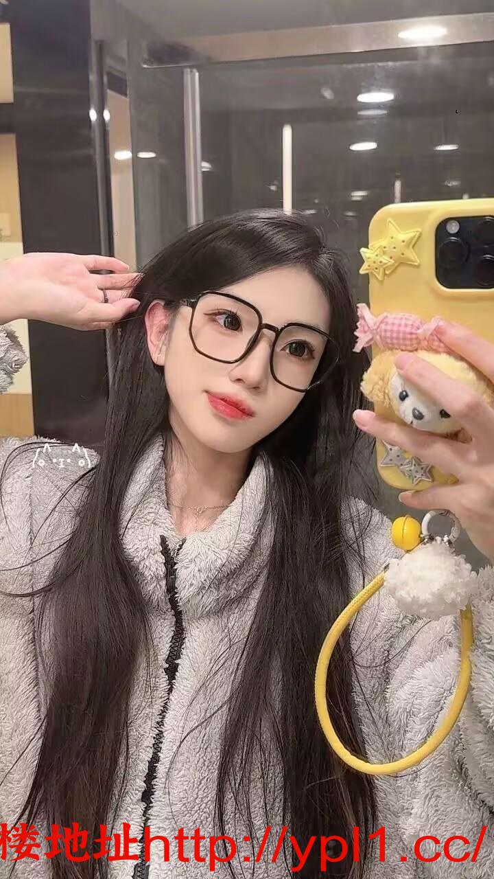 极品嫩妹大奶粉鲍