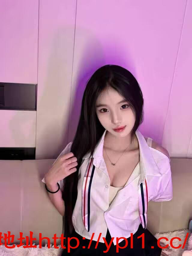 极品嫩妹大奶粉鲍