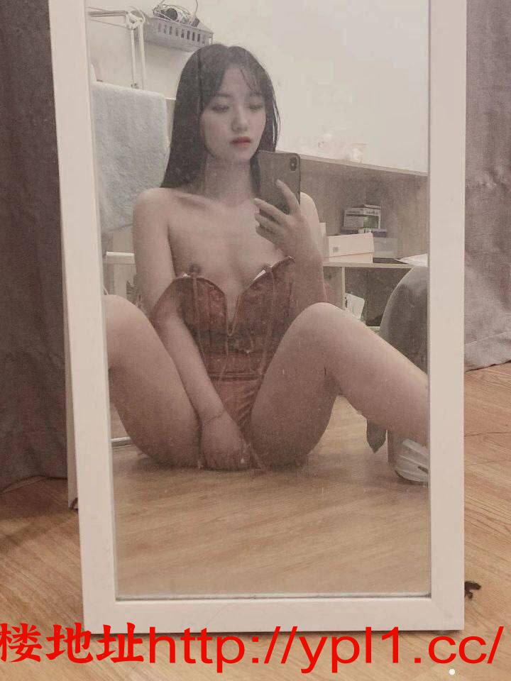 上海清纯女高初下海兼职见面付款带公寓