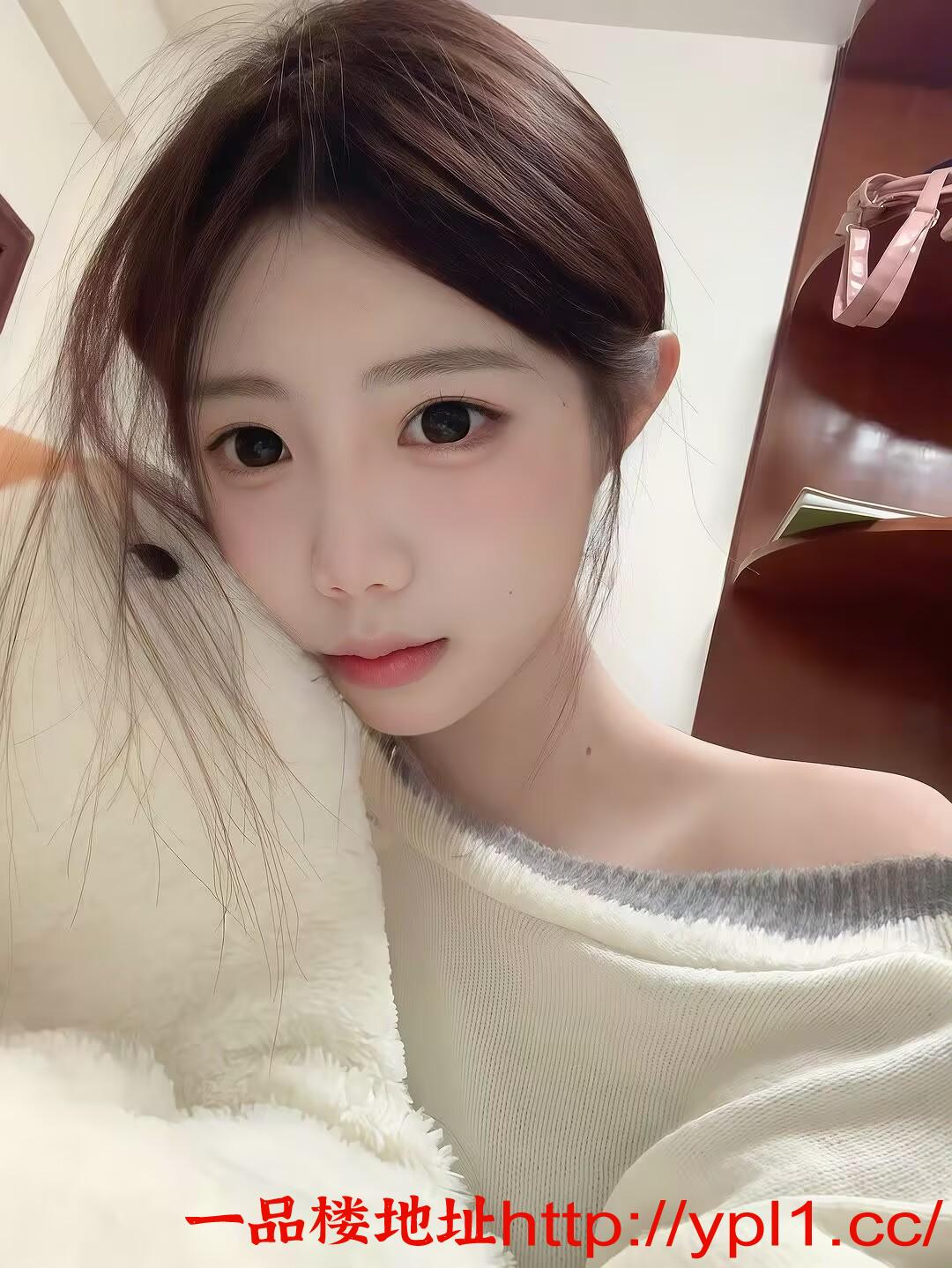 朝阳腰细腿长颜值高可外出