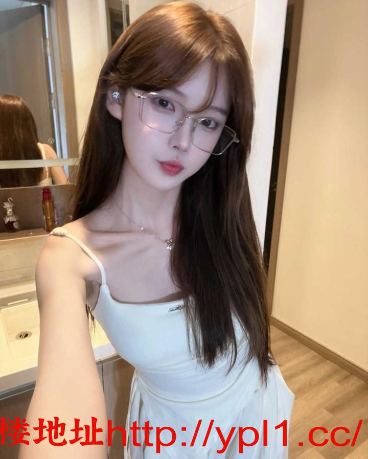 00后学生妹刚下海，小穴粉嫩超紧超敏感（可公寓，有体检报告）