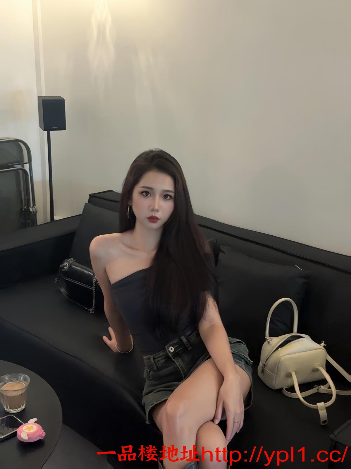 高颜值性感御姐的诱惑