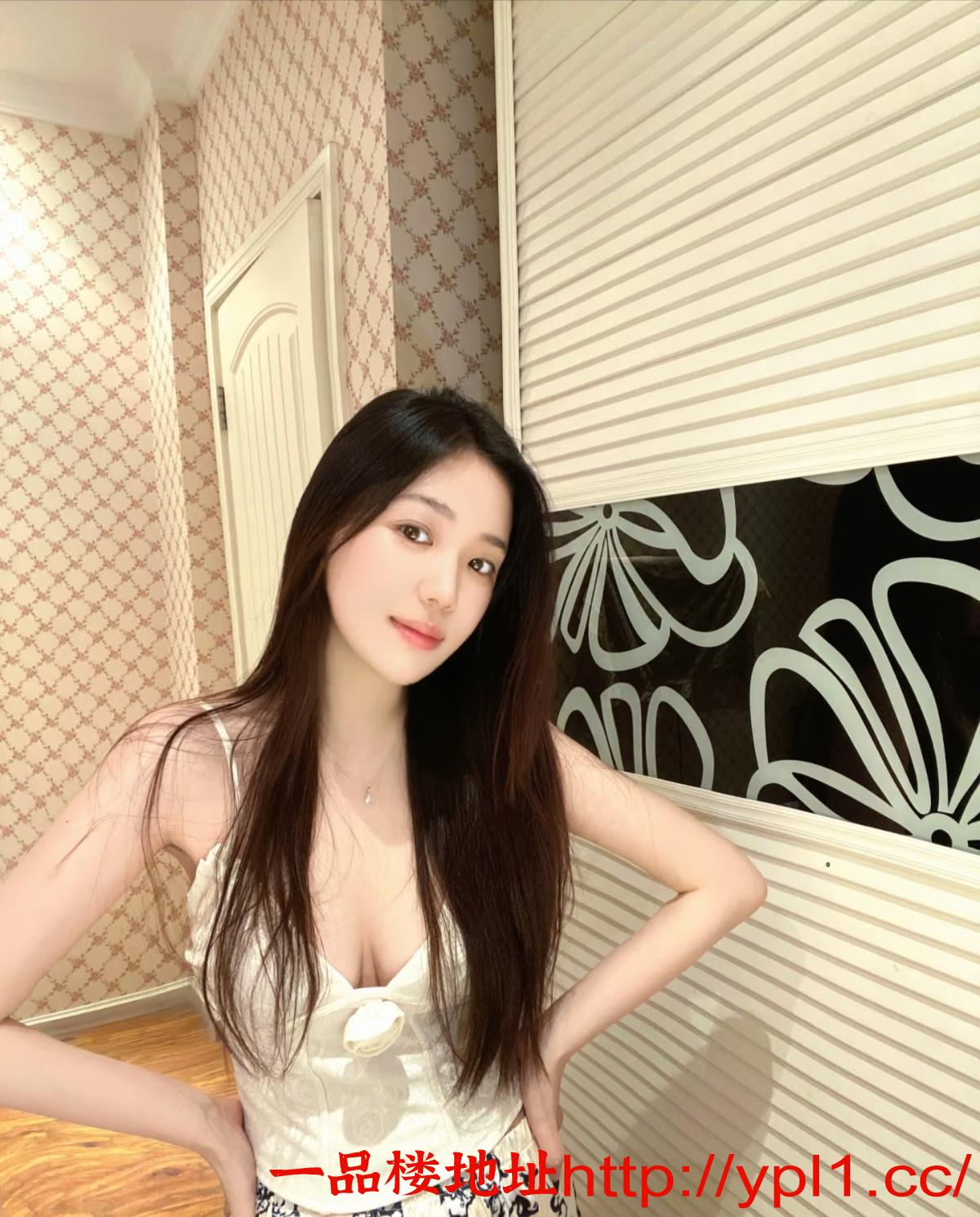 青岛市03年极品嫩妹兼职下海,可舌吻,69,吃桃,毒龙,莞式一条龙,温柔听话配合