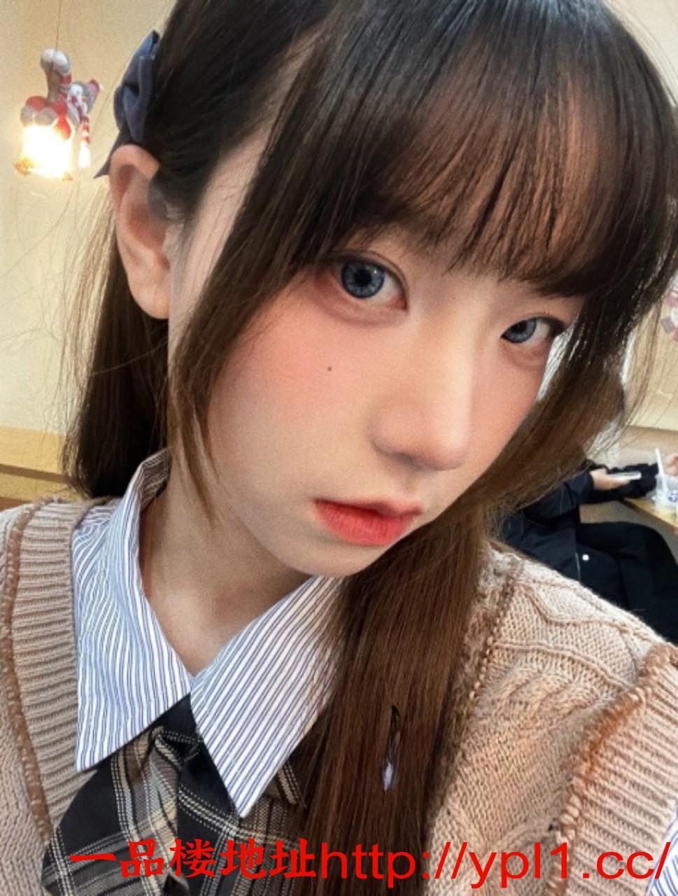 分享一位广州美女紧致诱人的白虎穴，一对圆润饱满的美乳