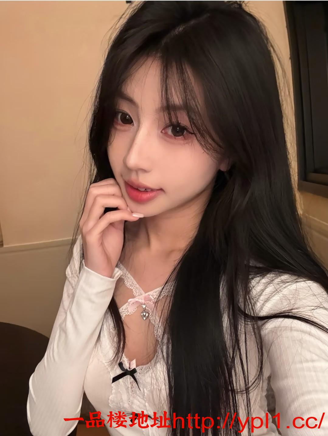 妹子逼紧水多乳夹屄夹（可外出)