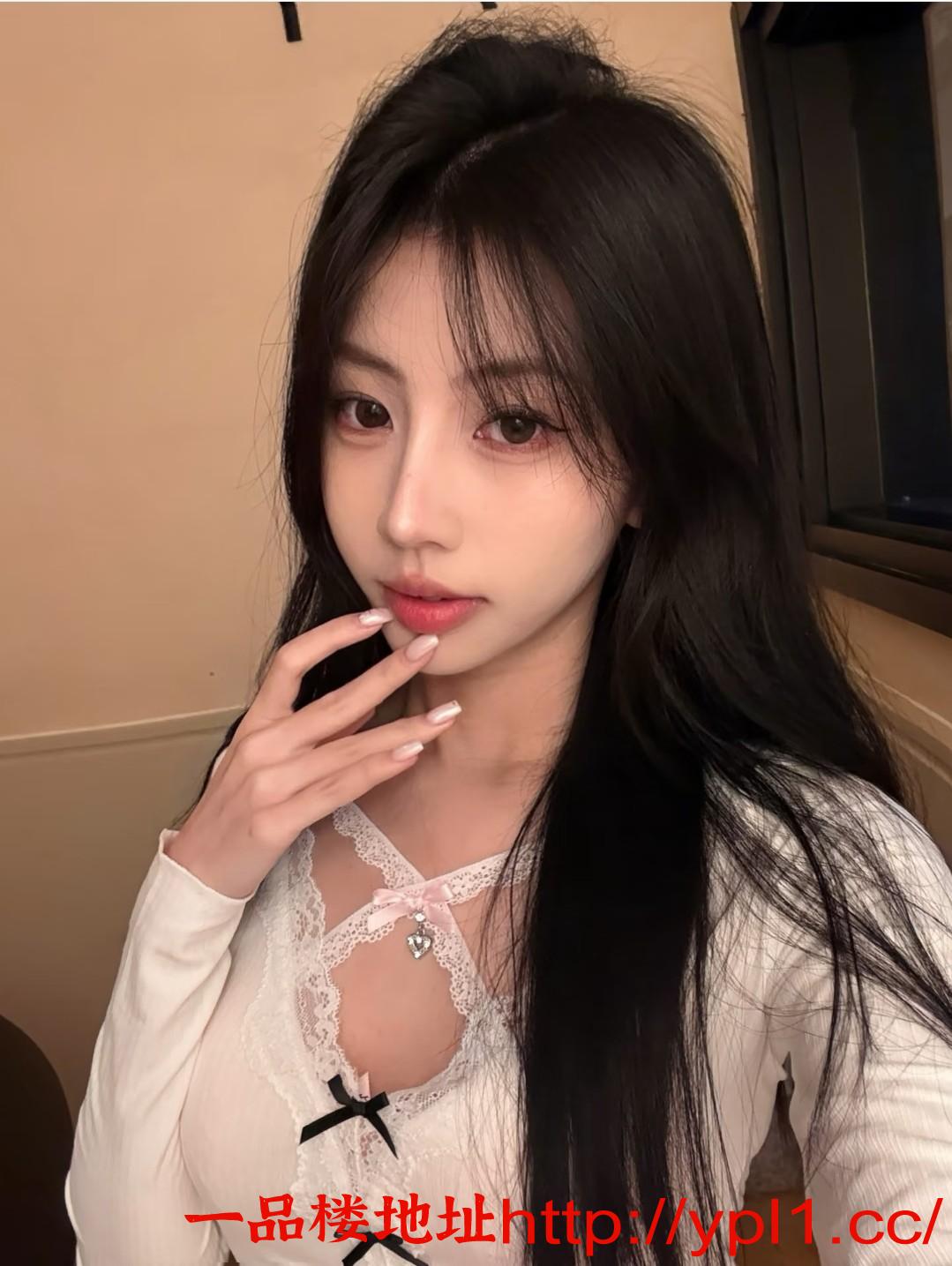 妹子逼紧水多乳夹屄夹（可外出)