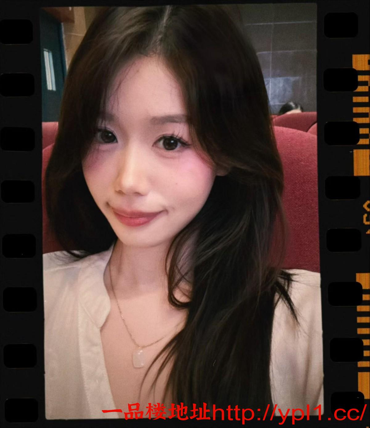 颜值嫩妹小逼粉粉很干净忍不住