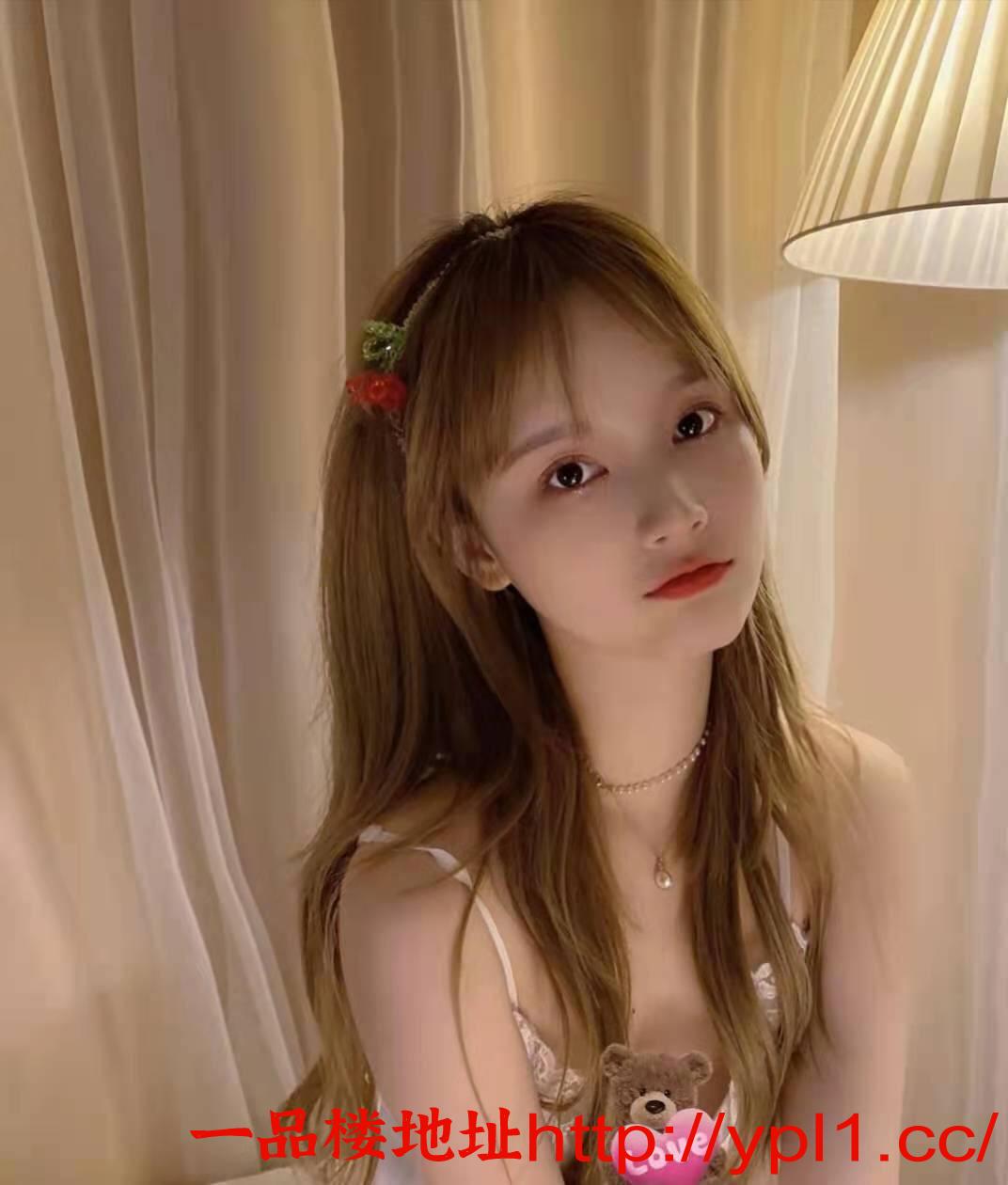 泰州市极品豪乳学生妹短期下海兼职