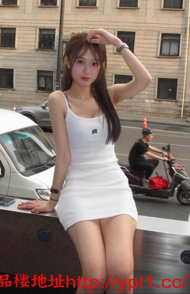 性感小妹三点粉小穴嘴巴很紧