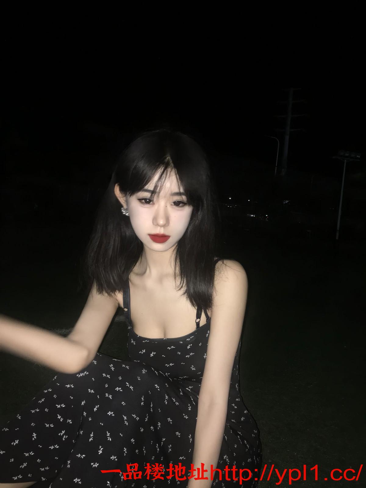 大奶妹温柔体贴主动放入女上天花板全程不用自己动