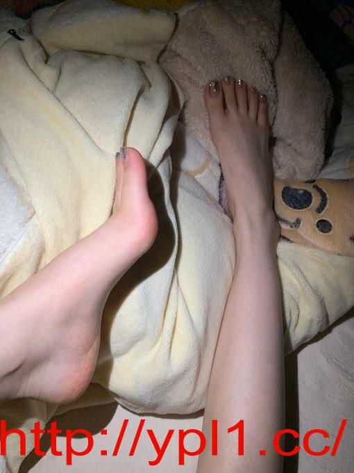 张家口市00后妹妹下海捞金，听话乖巧的妹妹，妹妹有一双绝美玉足