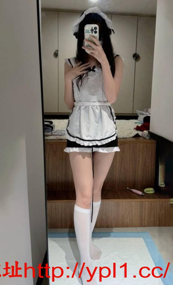 南昌刚破处兼职小妹三点红润淫荡听指挥（可上门）