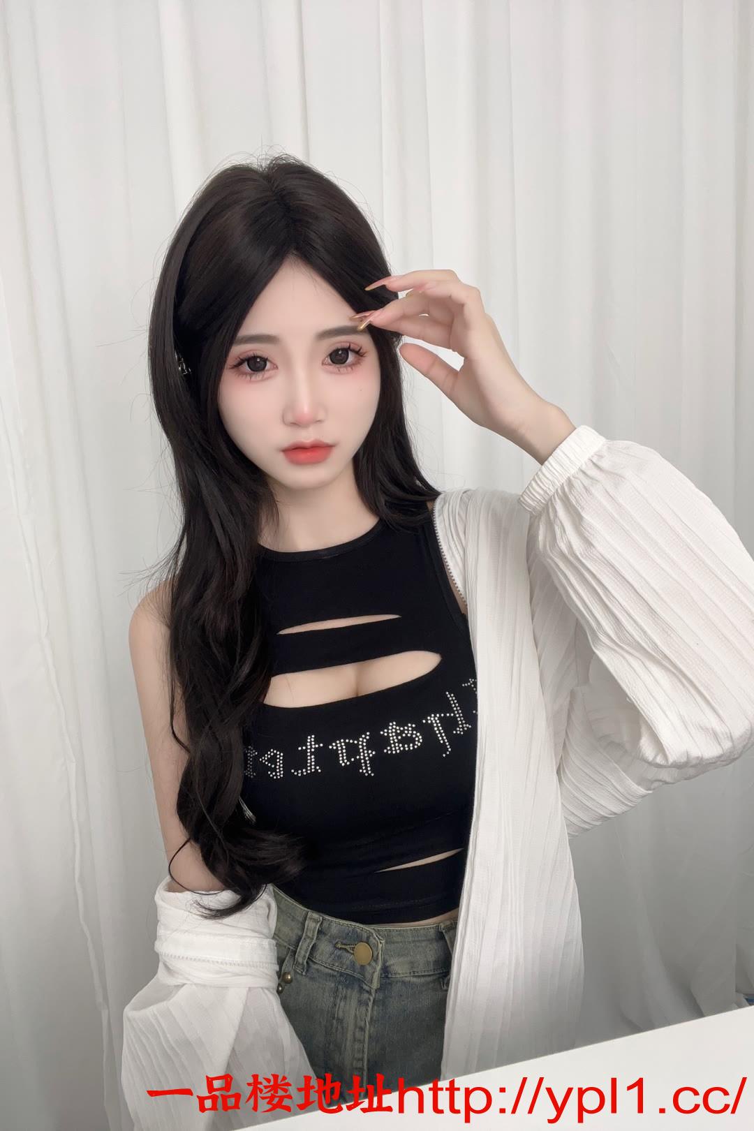 扬州丰满翘臀大胸水嫩骚妹可颜射