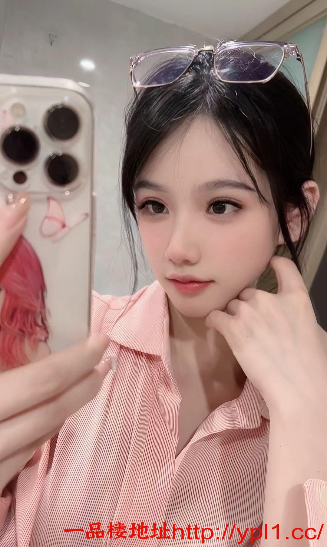 极品小骚妹水多无异味超级骚