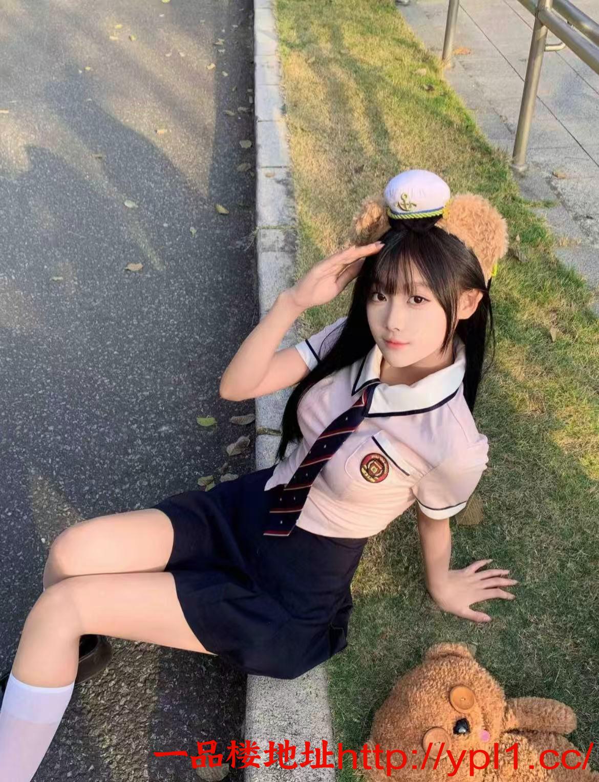 刚被姐妹带入行的00后妹子