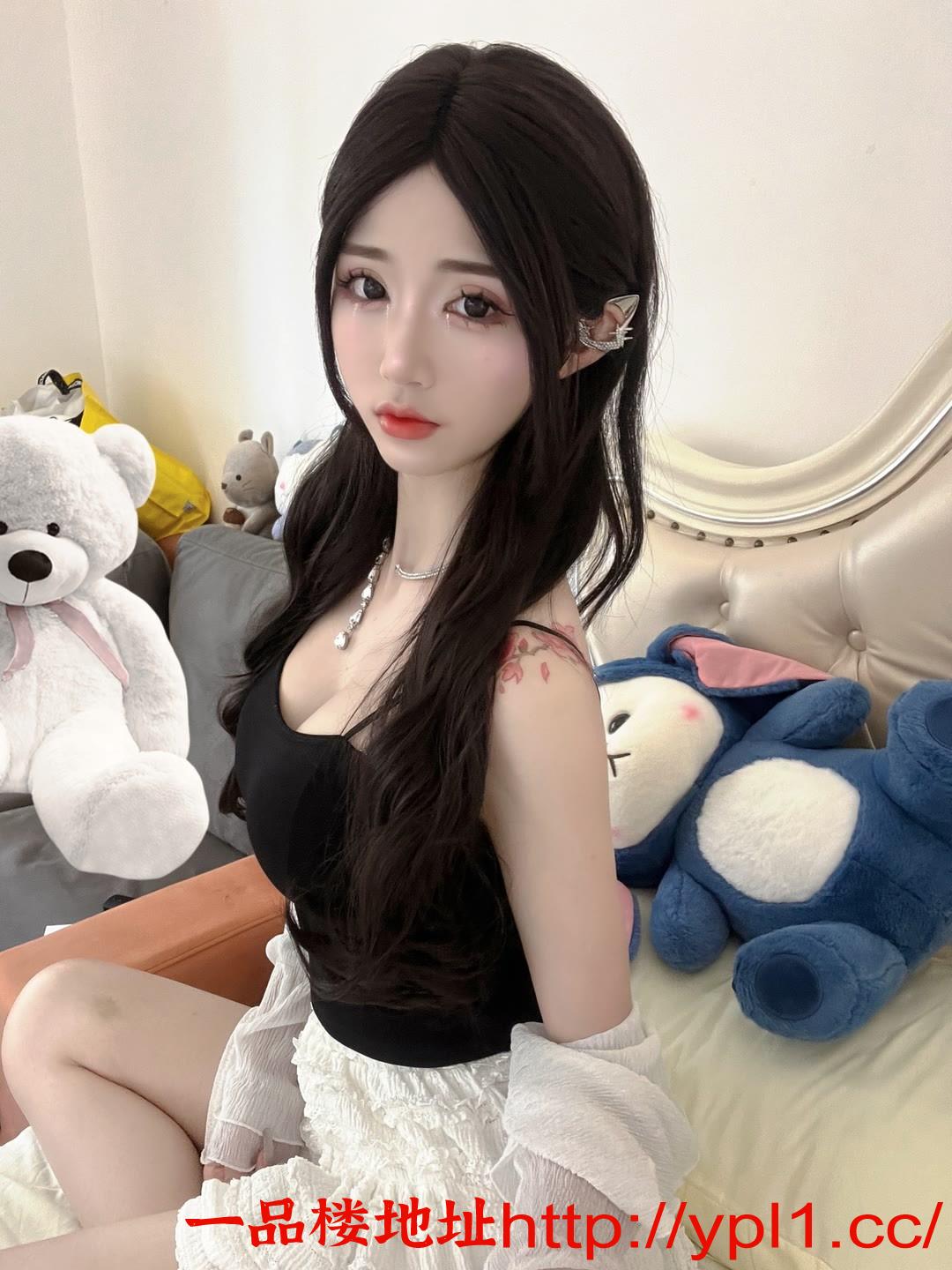 扬州丰满翘臀大胸水嫩骚妹可颜射