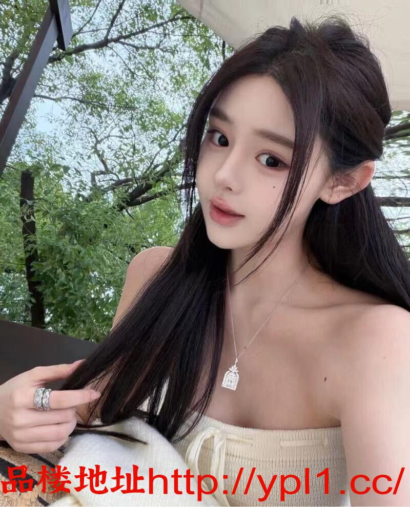 情趣诱惑的极品骚b粉嫩水多