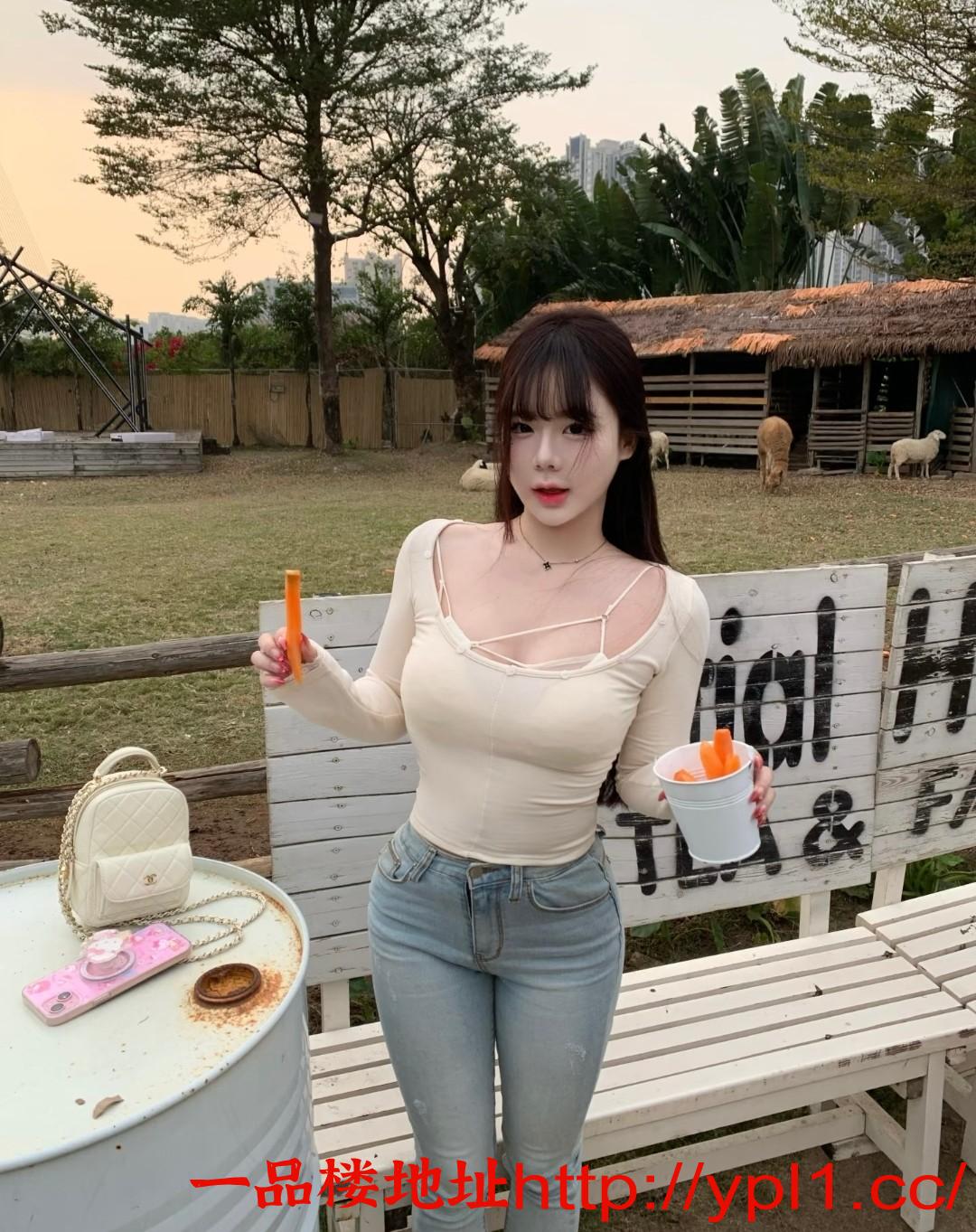 00后妹妹花样多，热情主动吸舔