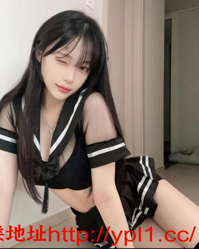 全身无赘肉S型身材本人比照片漂亮