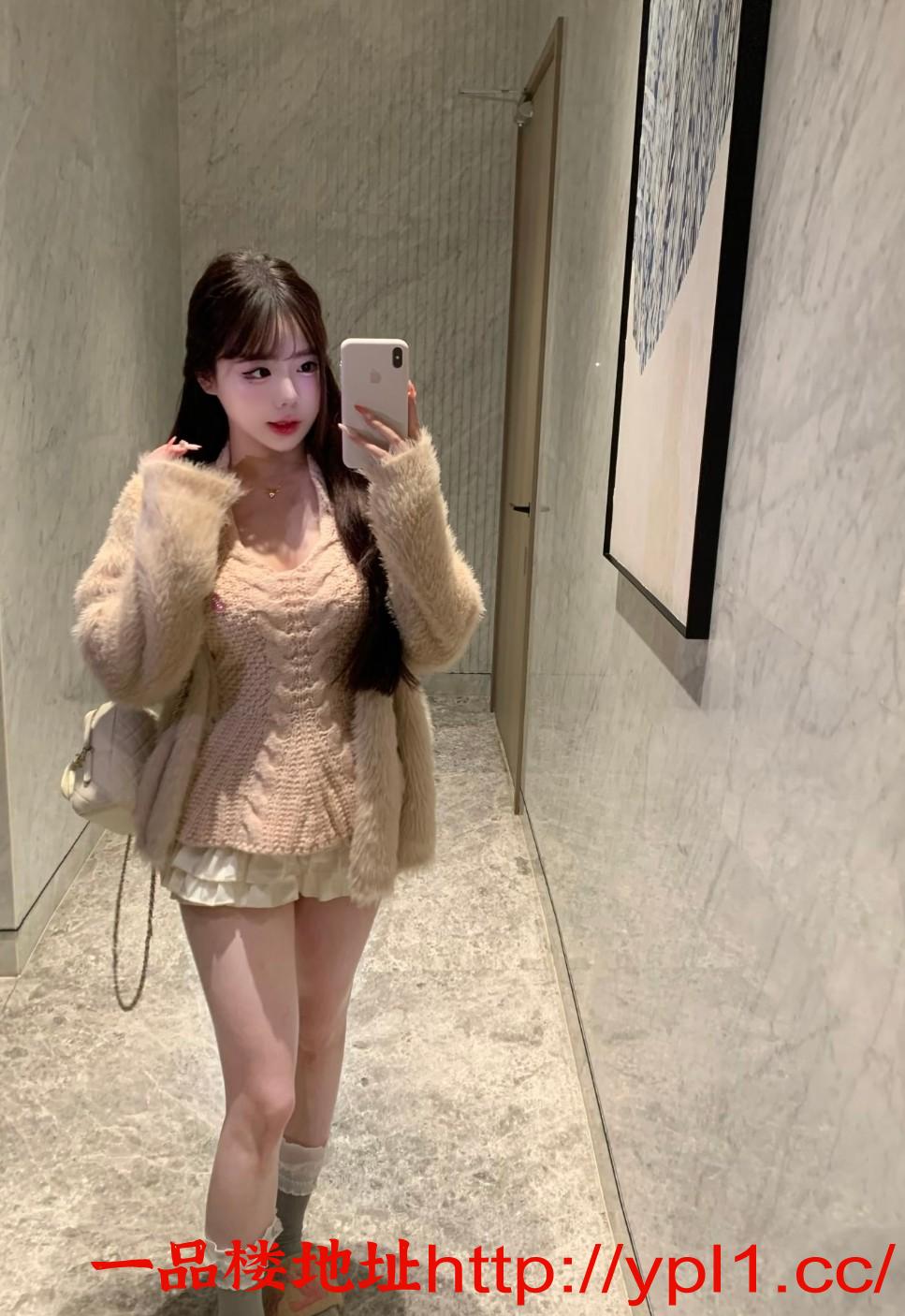 00后妹妹花样多，热情主动吸舔