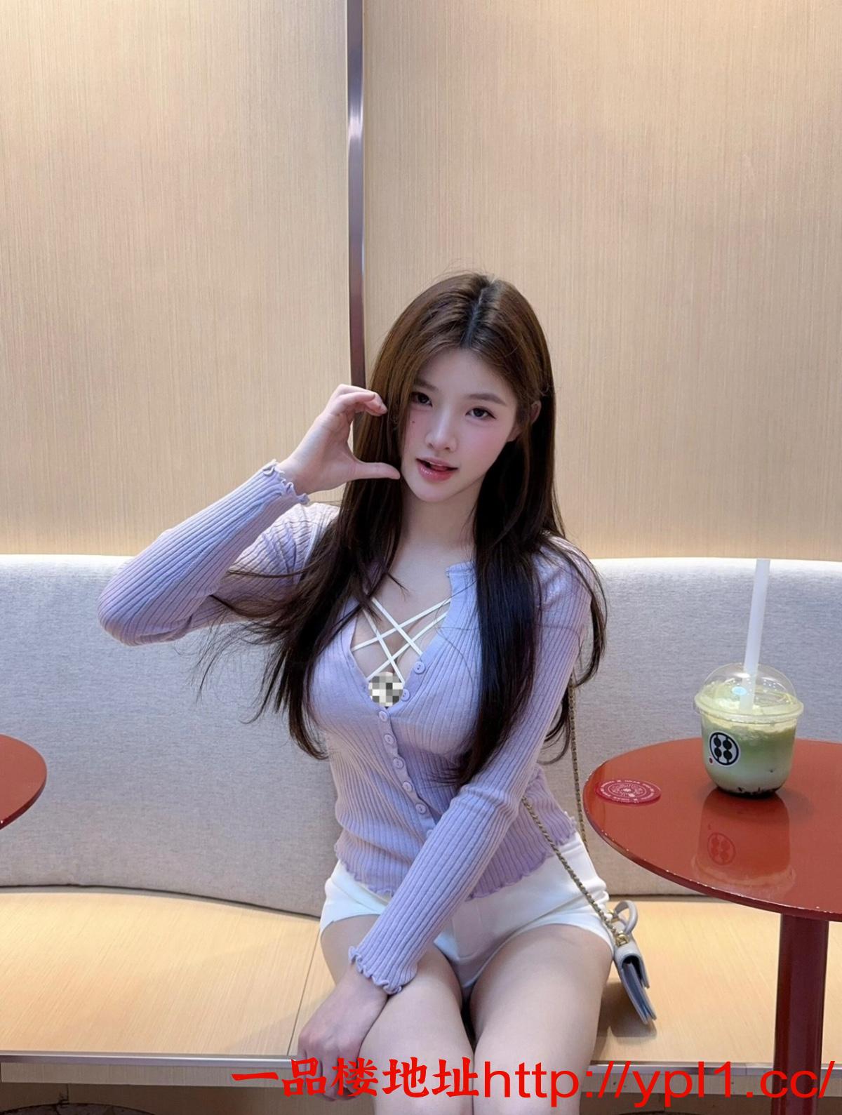 粉嫩甜心白嫩诱人，丝袜情趣高跟鞋