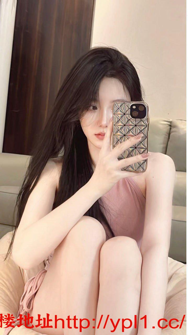 上海市05后高颜值妹妹胸大三点粉乳头鲍鱼多汁会夹可上门