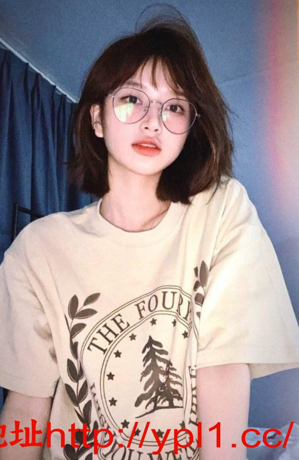 同城兼职05后大学生小嫩妹粉逼多汁！