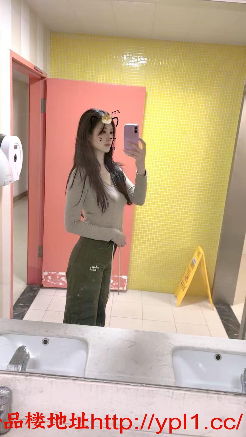 极品骚穴服务的时候下体就成河了