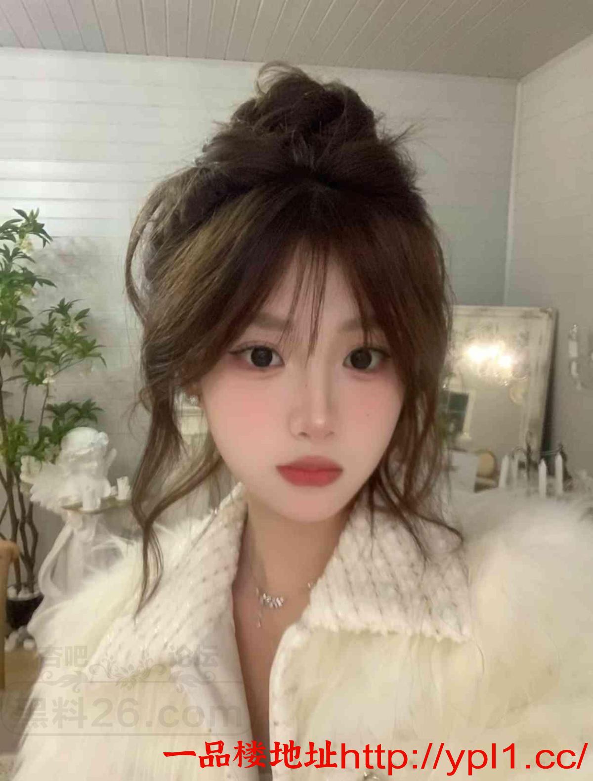 刚下水大胸兼职妹，叫声迷人耐操不催钟