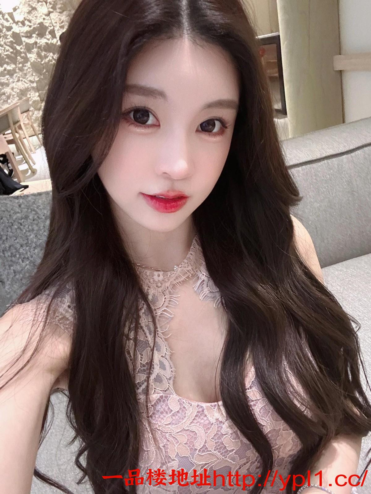 白嫩骚妹超紧又粉水也多